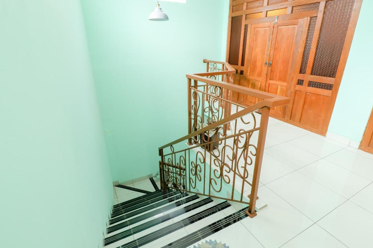 Griya 90Tr Syariah Hotel Ngaglik Kültér fotó